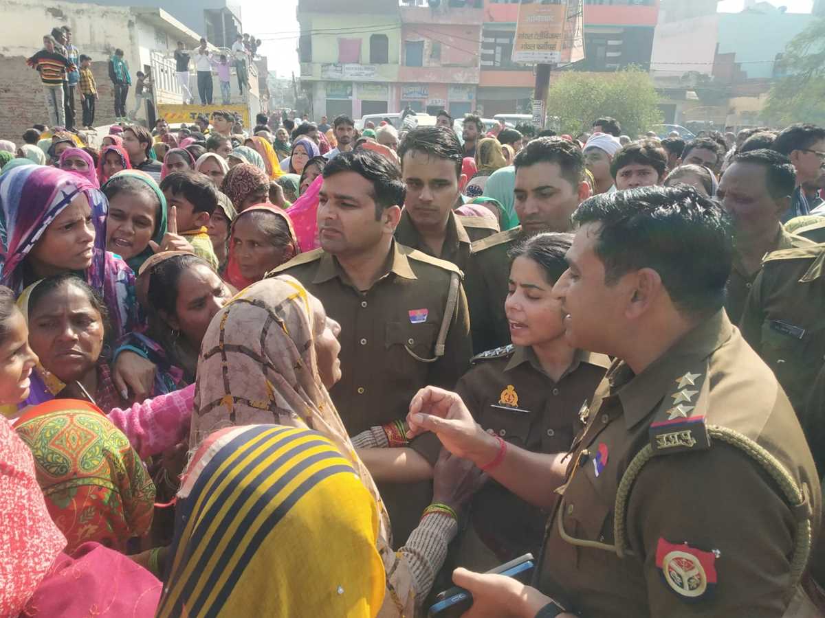 24 घंटे के आश्वासन पर खुला जाम, पीड़ित परिवार नें लगाई न्याय की गुहार